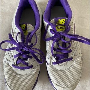 NB 550v2 RUNNING SHOES/SNEAKERS ~ Size 7 ladies